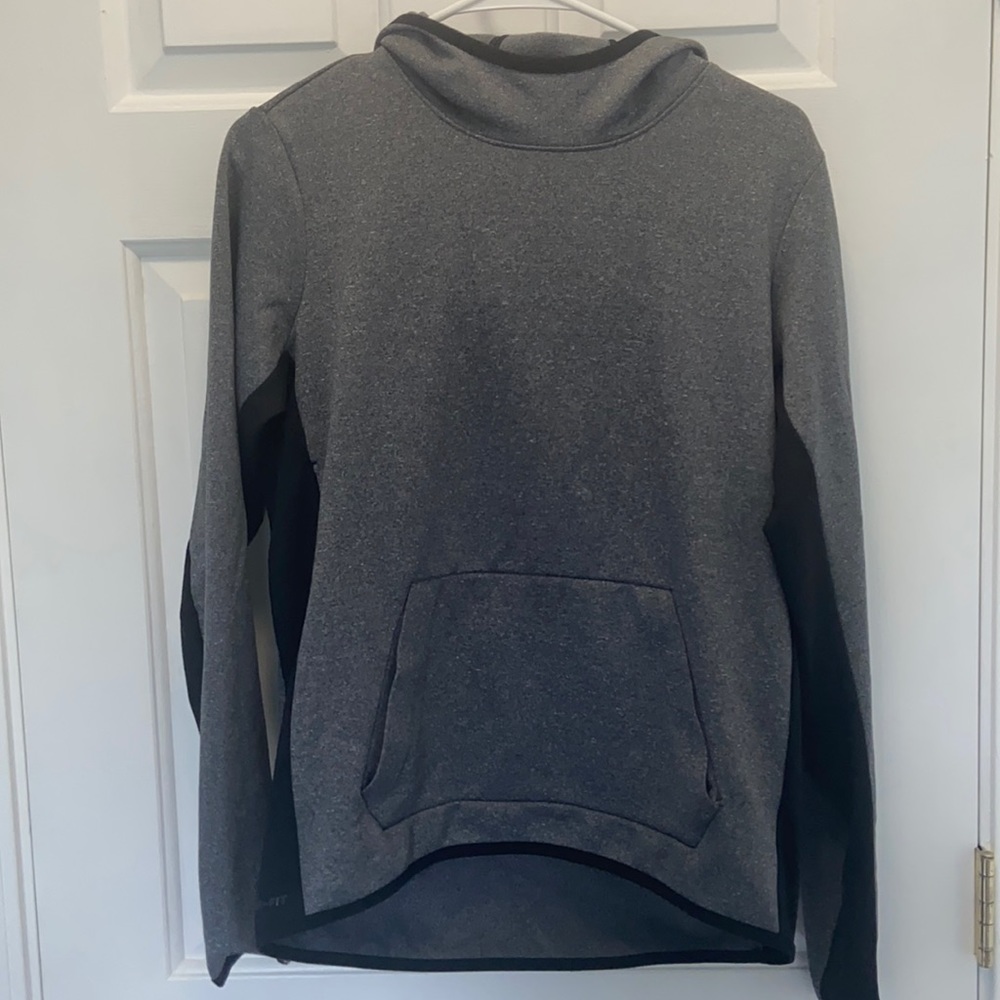 ✨Athletic spring sale!!✨ Nike pullover hoodie